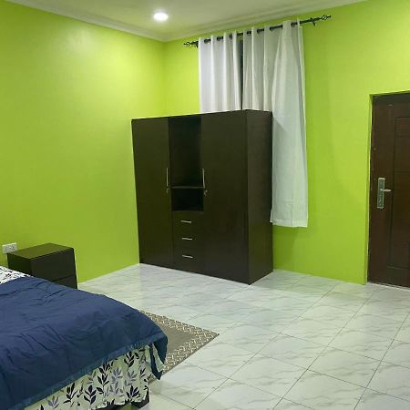 Oneworld Guesthouse & Events Centre 阿克拉 外观 照片