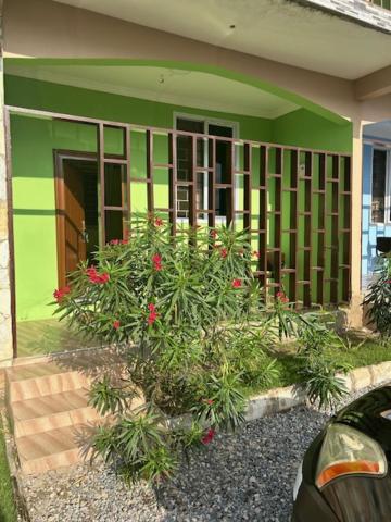 Oneworld Guesthouse & Events Centre 阿克拉 外观 照片