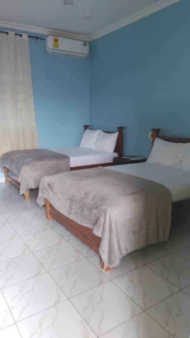 Oneworld Guesthouse & Events Centre 阿克拉 外观 照片