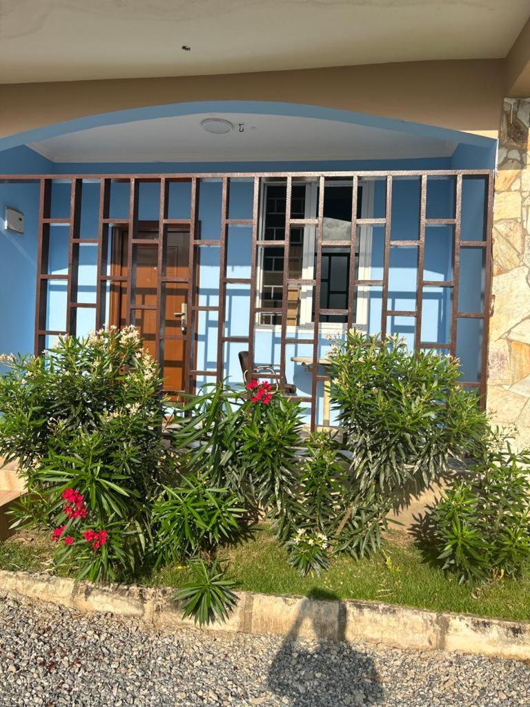 Oneworld Guesthouse & Events Centre 阿克拉 外观 照片